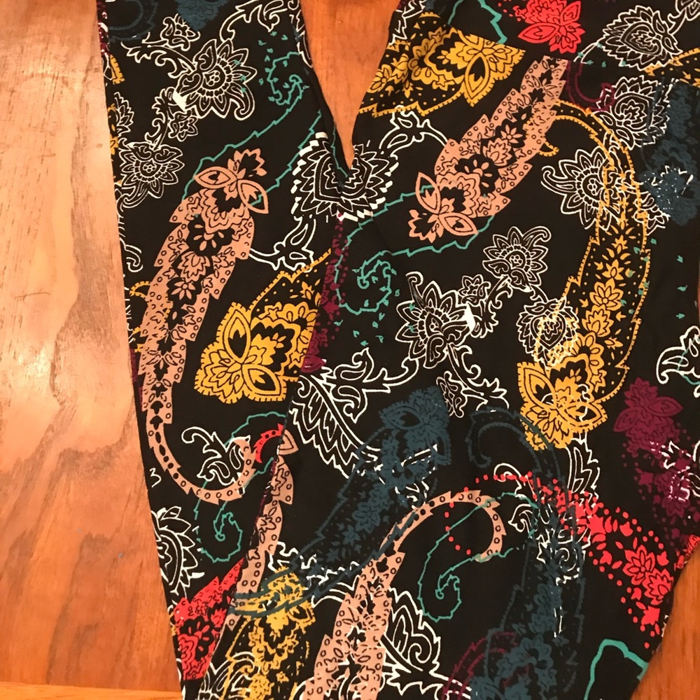 Lularoe TC neon paisley leggings